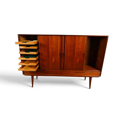 1960s Omann Jun Model 13 Danish Teak Highboard — detail 6