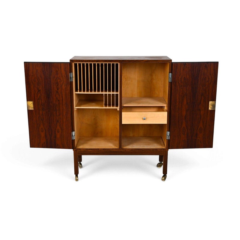1970s Rosewood Cabinet in the Style of Torbjorn Afdal — detail 5