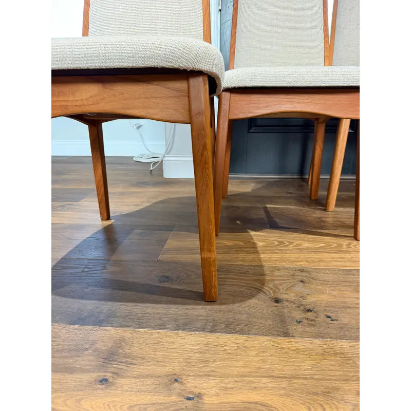 Benny Linden Solid Teak Dining Chairs — Set of Eight — detail 5