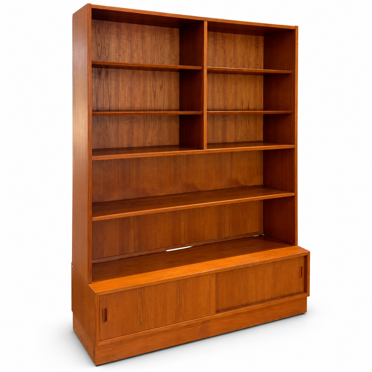Hundevad Danish Teak Media Bookcase and Credenza, Attributed to Carlo Jensen — detail 2