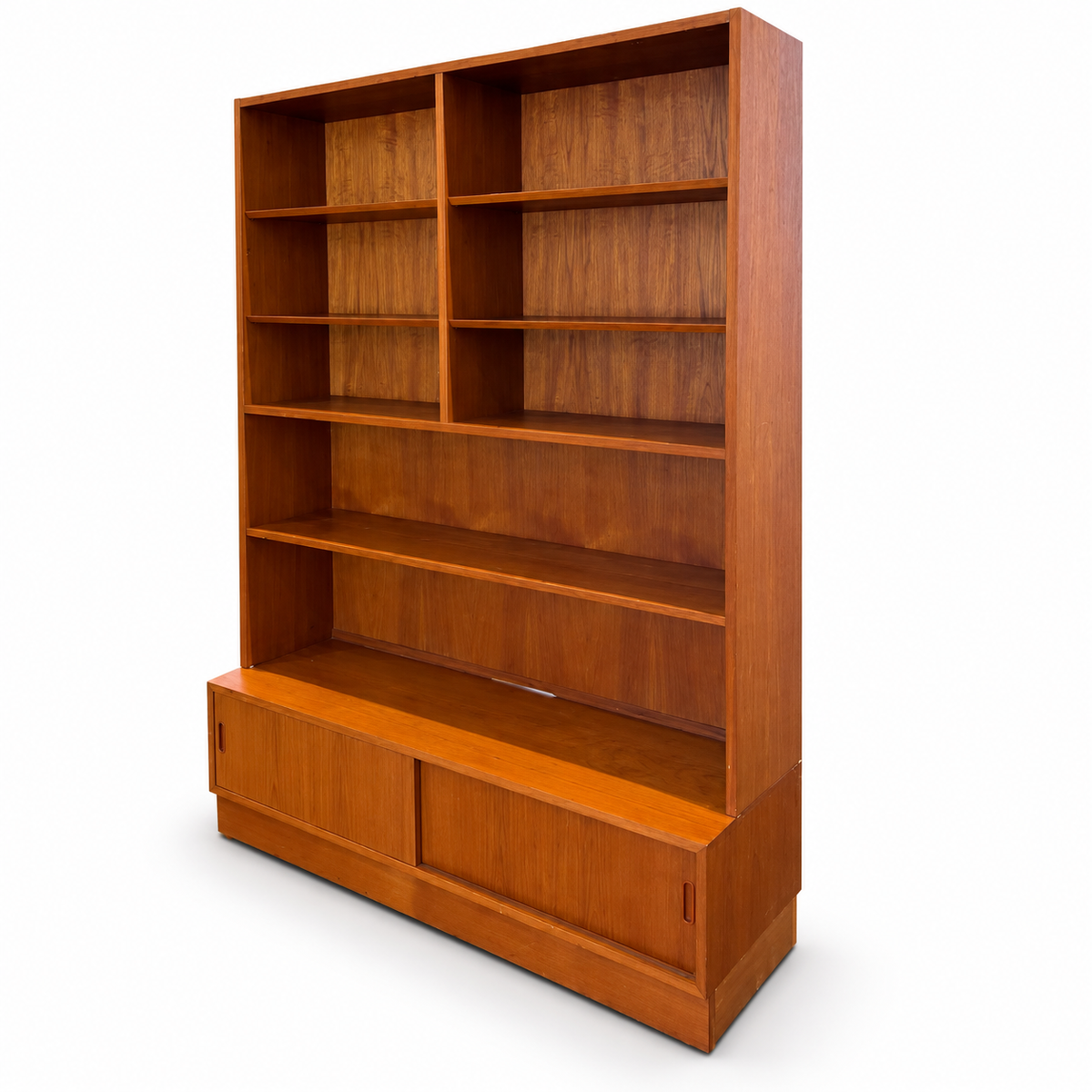 Hundevad Danish Teak Media Bookcase and Credenza, Attributed to Carlo Jensen — detail 9